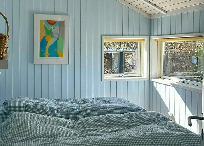 Pool House By The North Coast Trail Near Hundested Holiday home *